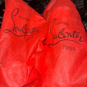 NEW CHRISTIAN LOUBOUTIN RED BOTTOM HEELS.❤️